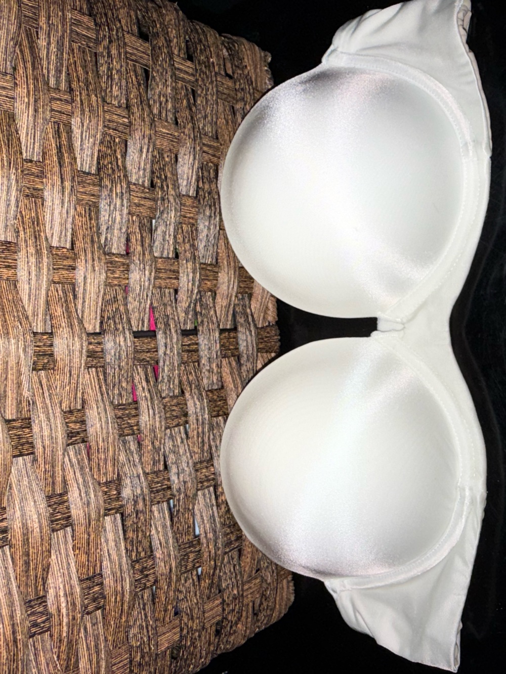 Victoria secret strapless 34 B
Push up very sexy